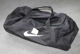 Reistas NIKE 81 x 40 x 35 cm met wieltjes en duwstang in gebruikte